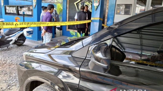 Barang bukti mobil yang digunakan pembunuhan jurnalis Juwita di Banjarbaru, Kalsel
