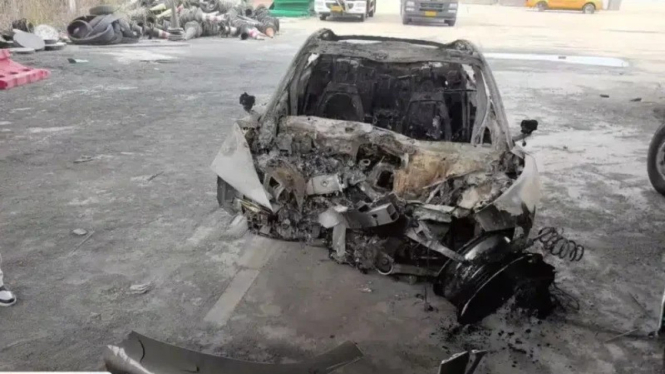 Kecelakaan mau menimpa mobil listrik Xiaomi SU7