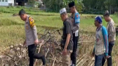 Kapolres Pamekasan AKBP Hendra Eko Triyulianto meninjau lokasi pesta petasan.