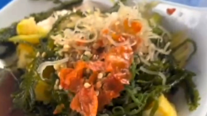 Rujak bulung boni kuah pindang pedas manis khas Bali