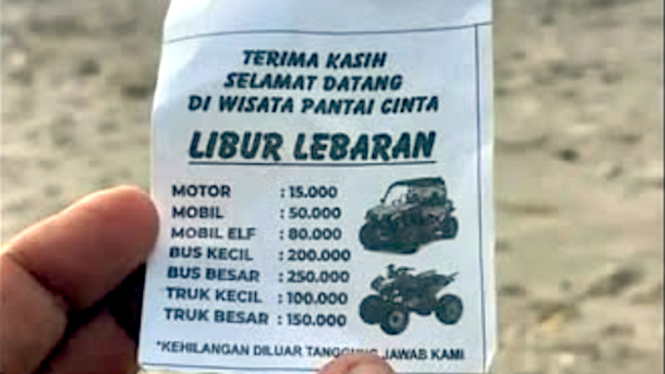 Tarif parkir Pantai Cinta yang viral di media sosial