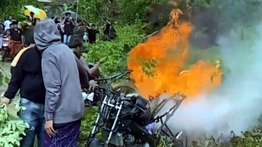 Modifikasi knalpot motor mengeluarkan api di Pamekasan, Madura
