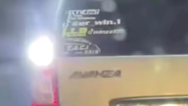 Toyota Avanza gunakan lampu sein warna putih