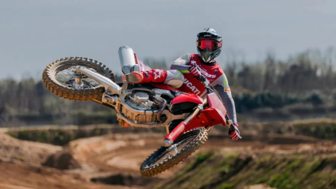 Ducati Desmo 450 MX