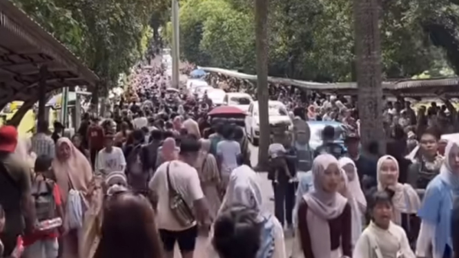 Taman Margasatwa Ragunan kembali menunjukkan daya tariknya sebagai destinasi favorit warga Jakarta dan sekitarnya selama masa libur Lebaran 1446 Hijriah.