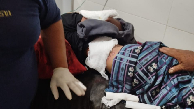 Korban penyerangan buaya, Sugianor saat menjalani perawatan di RSUD Hadji Boejasin Tanahlaut - Foto Dok Istimewa 