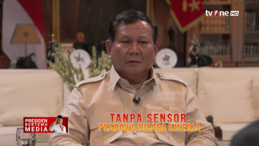 Presiden RI Prabowo Subianto dalam wawancara bersama 7 jurnalis di Hambalang, Bogor, Jawa Barat (sumber: tangkapan layar YouTube tvOne)