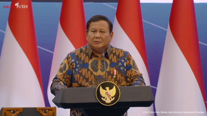 Presiden RI Prabowo Subianto dalam acara sarasehan ekonomi di Menara Mandiri Sudirman, Jakarta Pusat, Selasa, 8 April 2025 (sumber: tangkapan layar YouTube Sekretariat Presiden)