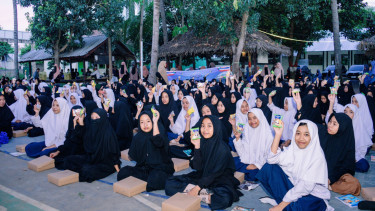 Santri di Ponpes Babussalam, Lombok.