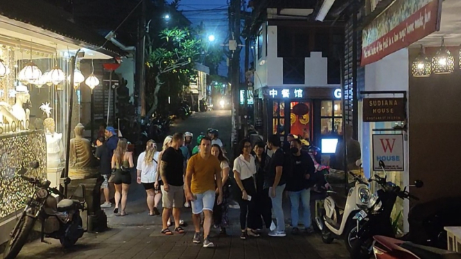 Wisatawan asing di Bali