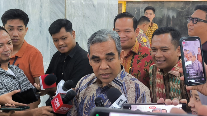 Sekjen Partai Gerindra, Ahmad Muzani di Kompleks Parlemen, Senayan, Jakarta Pusat, Rabu, 9 April 2025