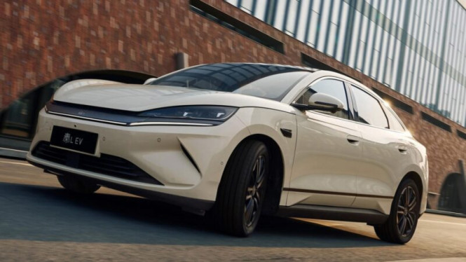 BYD Qin L EV
