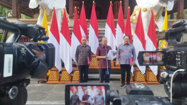 Gubernur Bali Wayan Koster saat menggelar konferensi pers SE No 9 Tahun 2025 