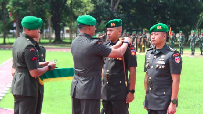 VIVA Militer: Letkol Inf Agung Cahyono lepas jabatan Komandan Yonif 410 Alugoro