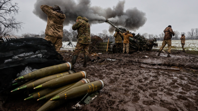 VIVA Militer: Artileri Angkatan Bersenjata Ukraina 