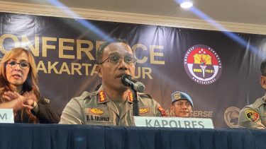 Polisi merilis kasus penganiayaan yang dilakukan dokter dan istri di Jaktim 