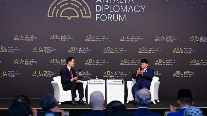 Presiden RI Prabowo Subianto dalam Antalya Diplomacy Forum (ADF) 2025 di Antalya, Turkiye (sumber foto: Muchlis Jr - Biro Pers Sekretariat Presiden)