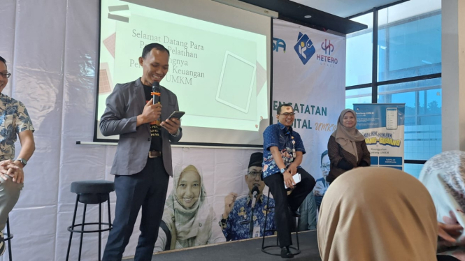  Coach Adha, Muljono, Pendamping UMKM Ika NM dan Dwi Solo Raharjo