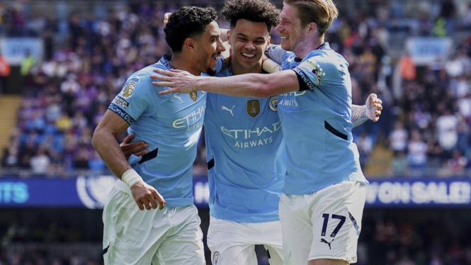 Pemain Manchester City rayakan gol