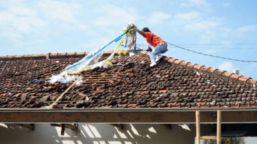Balon udara meledak di Tulungagung merusak rumah warga