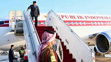 Presiden RI Prabowo Subianto tiba di Bandar Udara Militer Marka, Amman, Yordania (sumber foto: Cahyo - Biro Pers Sekretariat Presiden)