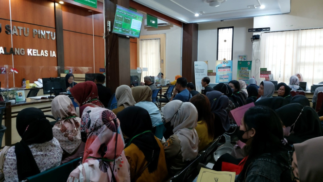Suasana antrean pemohon pengajuan cerai di Pengadilan Negeri Pemalang