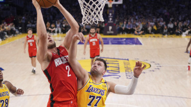 Pemain LA Lakers, Luka Doncic (kanan)