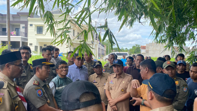 Wakil Wali Kota Depok meninjau konflik warga terkait bongkar jembatan 