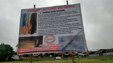 Baliho berisi imbauan Jumat Agung hening di Kota Ruteng