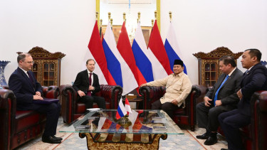 Presiden RI Prabowo Subianto dalam pertemuan dengan Wakil Pertama Perdana Menteri Federasi Rusia, Denis Manturov di Istana Merdeka, Jakarta Pusat (sumber foto: Muchlis Jr - Biro Pers Sekretariat Presiden)