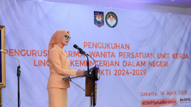 Penasihat Dharma Wanita Persatuan Kemendagri, Yane Bima Arya