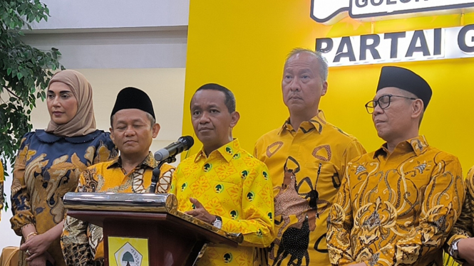 Ketua Umum Partai Golkar, Bahlil Lahadalia di Kantor DPP Partai Golkar, Jakarta Barat
