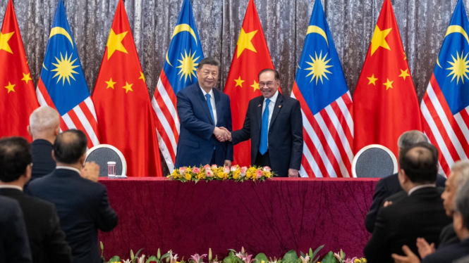 Presiden China Xi Jinping dan Perdana Menteri Malaysia Anwar Ibrahim