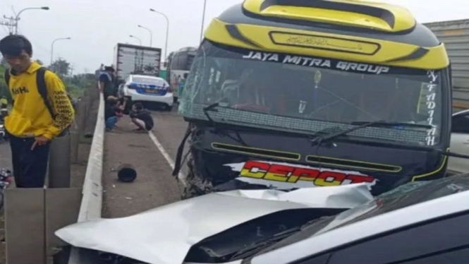 Tabrakan beruntun di Cianjur, Jawa Barat