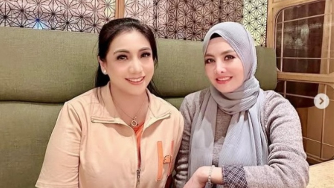 Siti KDI dan Cici Faramida