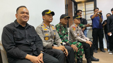 Kapolres  Depok dan Dandim Depok saat meninjau ibadah Paskah di Gereja Depok