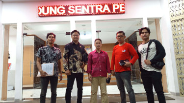 Pelaku Dugaan Pemerkosaan Gadis Berkebutuhan Khusus (Tengah) Ditangkap Polisi
