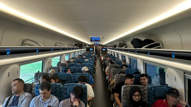 Penumpang Kereta Whoosh[Humas PT KCIC]