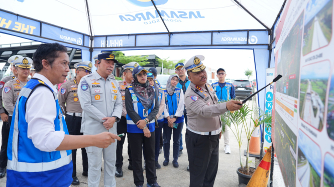 Kakorlantas Polri Irjen Agus Suryo meninjau pembangunan kantor induk PJR