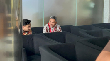 Anggota DPR RI fraksi NasDem, Satori di Gedung Merah Putih KPK, Senin 21 April 2025. Dia bakal diperiksa menjadi saksi dalam kasus dugaan korupsi dana CSR Bank Indonesia