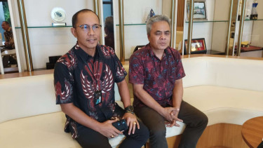 Ketua Serikat Pekerja Pegadaian Mufri Yandi bersama Sekjen Joko Mulyono 