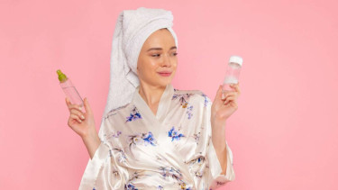 Ilustrasi micellar water atau oil cleanser