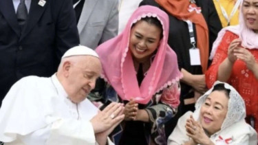 Momen Yenny Wahid Bertemu Paus Fransiskus di Masjid Istiqlal