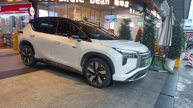 Mitsubishi Airtrek EV di China