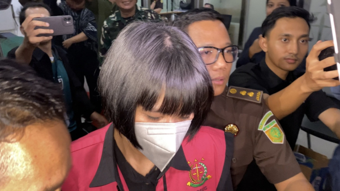 Satu tersangka yang juga advokat kasus vonis lepas perkara minyak goreng, Marcella Santoso (MS).
