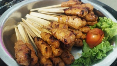 Sate lilit ayam khas Bali 