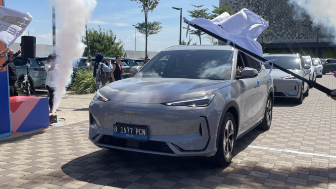 Geely EX5