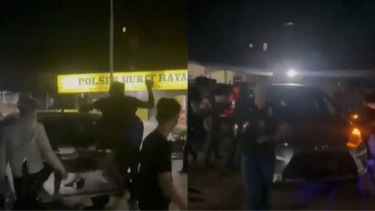 Wanita Ini Dikeroyok Debt Collector di Depan Polsek