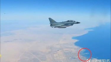 VIVA Militer: Jet tempur J-10 China terobos pangkalan militer Amerika Serikat