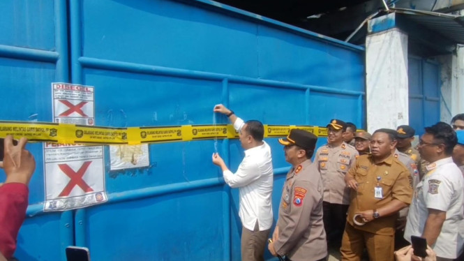 Pemkot Surabya segel gudang perusahan penahan ijazah karyawan CV Sentoso Seal